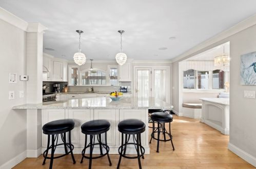 35 Monmouth St, Quincy MA 02171-1067 exterior