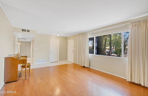 3122 Cholla St, Phoenix AZ 85029-3142 exterior