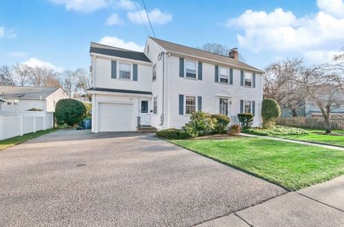 51 Fessenden St, Newton, MA 02460-1119