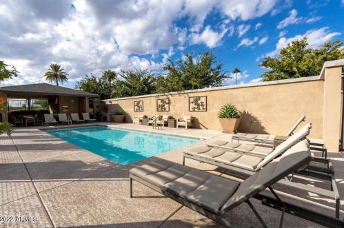 1400 Bethany Home Rd, Phoenix AZ  85014-2004 exterior