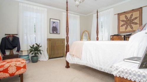 95 Chestnut St, New Bedford MA 02740-5254 exterior