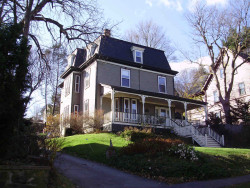 30 Bennington St, Newton, MA 02458-1902