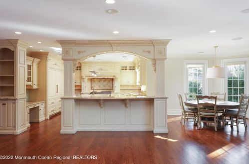 21 Vista Dr, Little Silver NJ  07739-1611 exterior