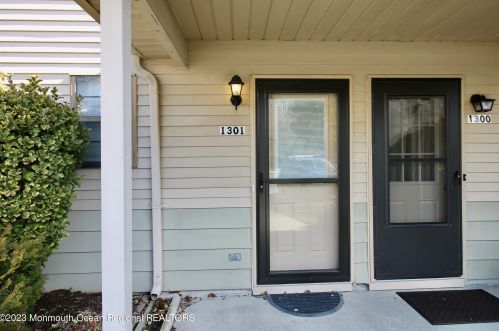 1301 Violet Ln, Jackson Twp NJ  08527-4156 exterior