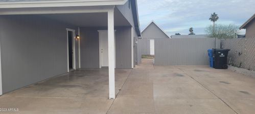 2025 73rd Ave, Phoenix, AZ 85035-3205