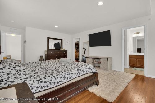 16 Kyle Dr, Tinton Falls NJ 07712-7536 exterior