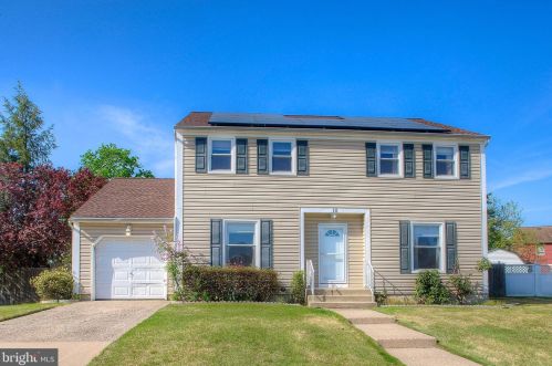 111 Hampshire Ct, West Deptford, NJ 08096-4214