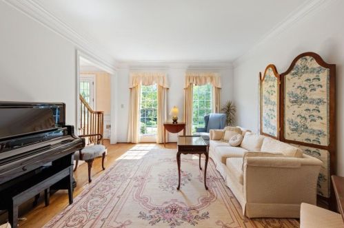 5426 Brooke Farm Dr, Atlanta GA 30338-3151 exterior