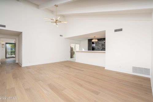 4241 43rd St, Phoenix, AZ 85018-4213