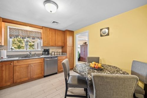 24 Randolph St, Canton MA 02021-2333 exterior