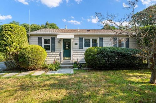 329 Wandsworth St, South Kingstown, RI 02882-3412