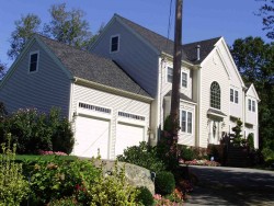 42 Star Rd, Newton, MA 02465-1040