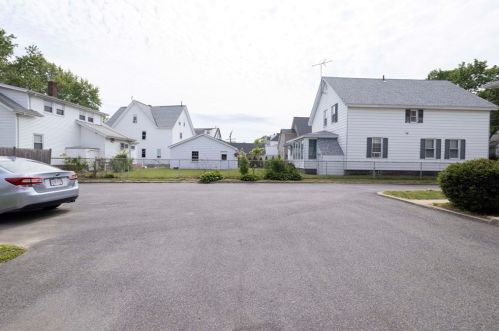 11 Waverly St, Taunton MA 02780-1420 exterior