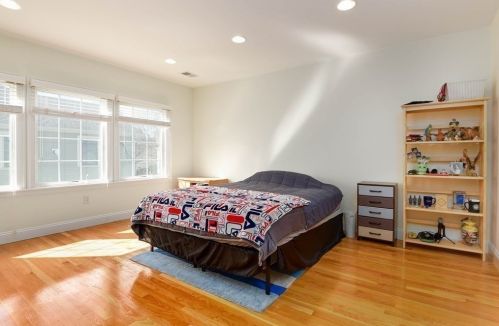 208 Vly Rd, Needham MA 02492-4720 exterior