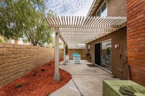 6 Palamedes, Irvine CA 92604-1930 exterior