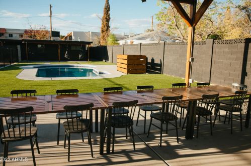 2635 Clarendon Ave, Phoenix AZ 85018-5958 exterior