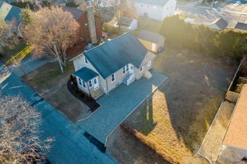 527 Oliver St, New Bedford MA  02745-1435 exterior