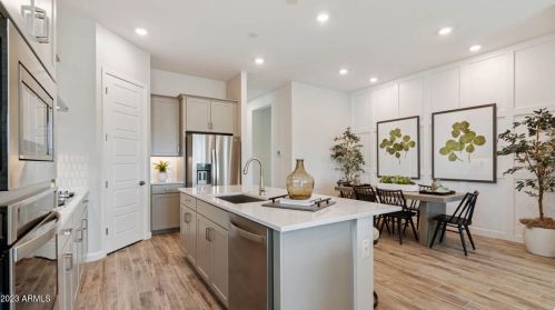 21926 61 St, Phoenix AZ 85035-1601 exterior