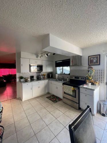 3011 81st Dr, Phoenix AZ  85033-4760 exterior