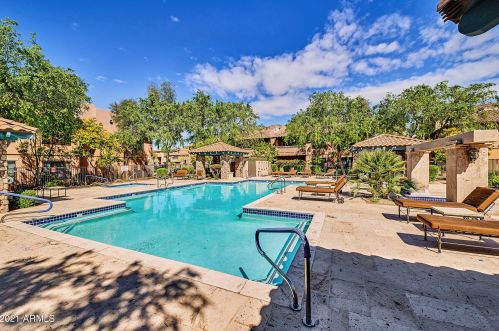 20660 40th St, Phoenix AZ  85050-7301 exterior