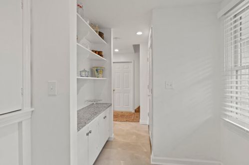 595 Riverview Dr, Chatham MA  02633-1117 exterior