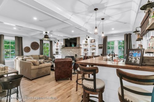 61 Winding Way, Little Silver NJ 07739-1720 exterior