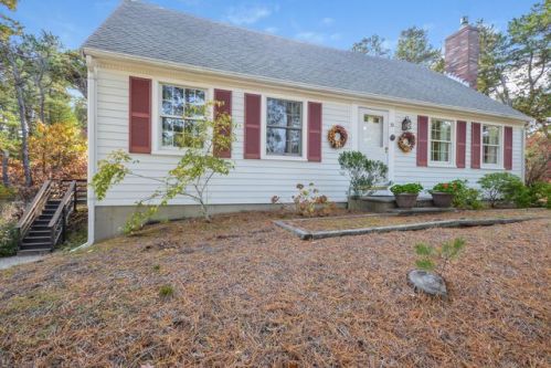 30 Jennie Clark Rd, Eastham, MA 02642-3122