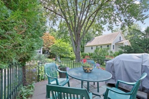 1244 Beacon St, Newton MA 02468-1717 exterior