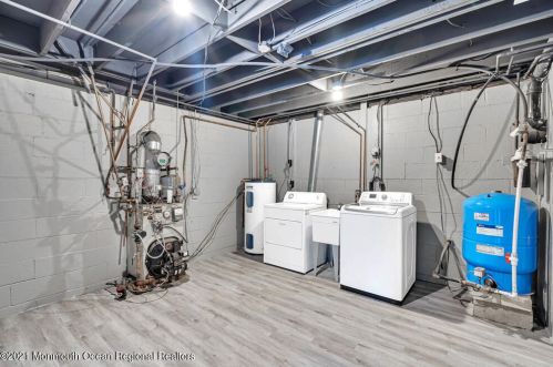 1120 Farmingdale Rd, Jackson Twp NJ  08527-1380 exterior