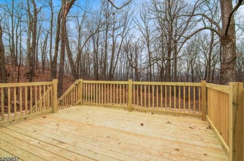 42 Smt Dr, Wantage NJ 07461-1239 exterior