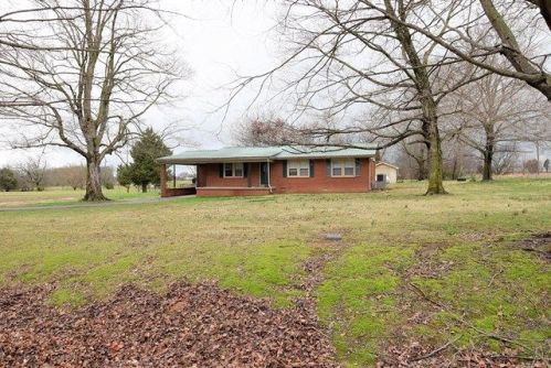 3970 Casky Ln, Hopkinsville, KY 42240-9318