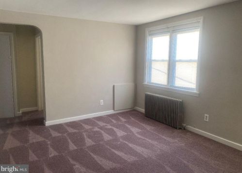 609 Broadway, West Deptford NJ 08093-1172 exterior