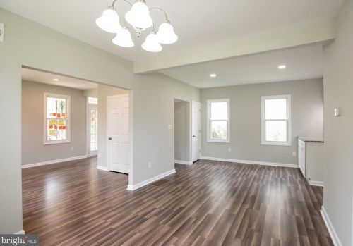 128 Edith Ave, West Deptford NJ 08096-3521 exterior