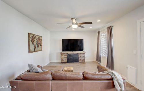 17806 13 Pl, Phoenix AZ 85014-1119 exterior
