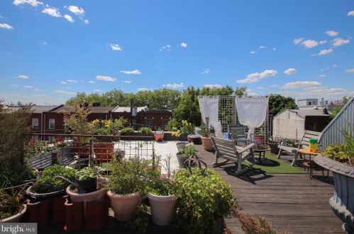 1225 6 St, Philadelphia PA 19147-4828 exterior