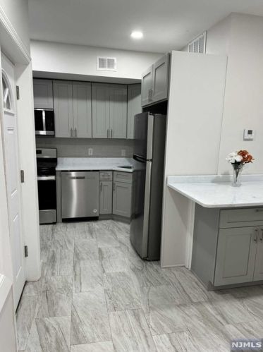 90 Devon St, Kearny NJ  07032-2307 exterior