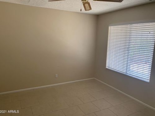 7038 42nd St, Phoenix AZ  85042-8906 exterior