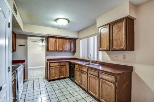 7330 Coolidge St, Phoenix AZ 85015-3845 exterior