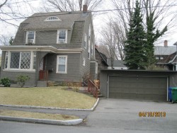 40 Groveland St, Newton, MA 02466-2319