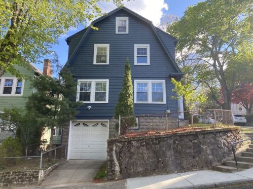 32 Sutherland Rd, Arlington MA  02476-5746 exterior
