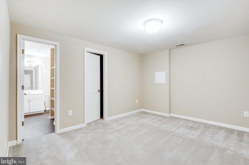 5424 Wooded Way, Columbia MD 21044-5722 exterior