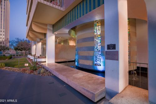 207 Clarendon Ave, Phoenix AZ  85013-3408 exterior