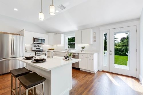 405 Main St, Lynnfield MA 01940-2559 exterior