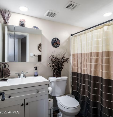 3351 76th Ave, Phoenix AZ  85033-4916 exterior