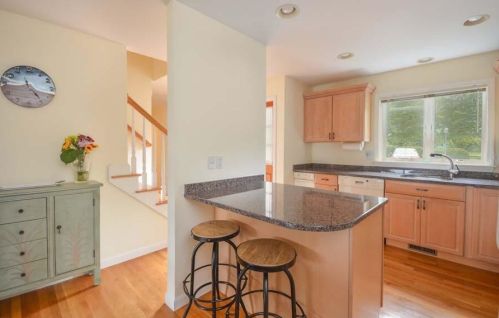 850 Falmouth Hwy, Falmouth MA 02540-2118 exterior