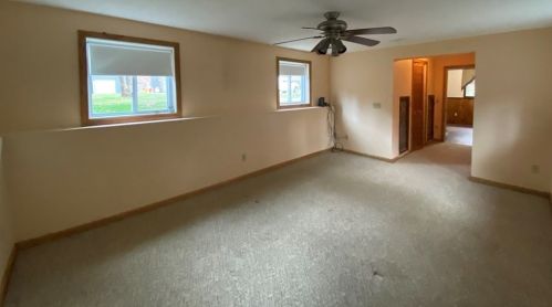 10 Hitching Post Rd, Amherst MA 01002-1155 exterior