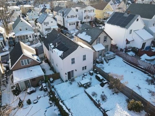 39 Villa Ave, Everett MA 02149-3820 exterior