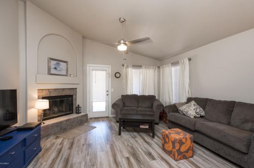 4607 Abraham Ln, Phoenix AZ  85050-6155 exterior