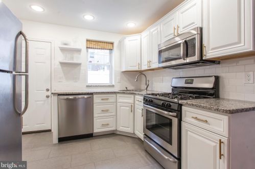 2433 Bancroft St, Philadelphia PA 19132-4443 exterior