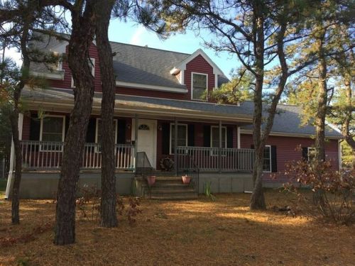 294 Charge Pond Rd, Wareham, MA 02571-1115